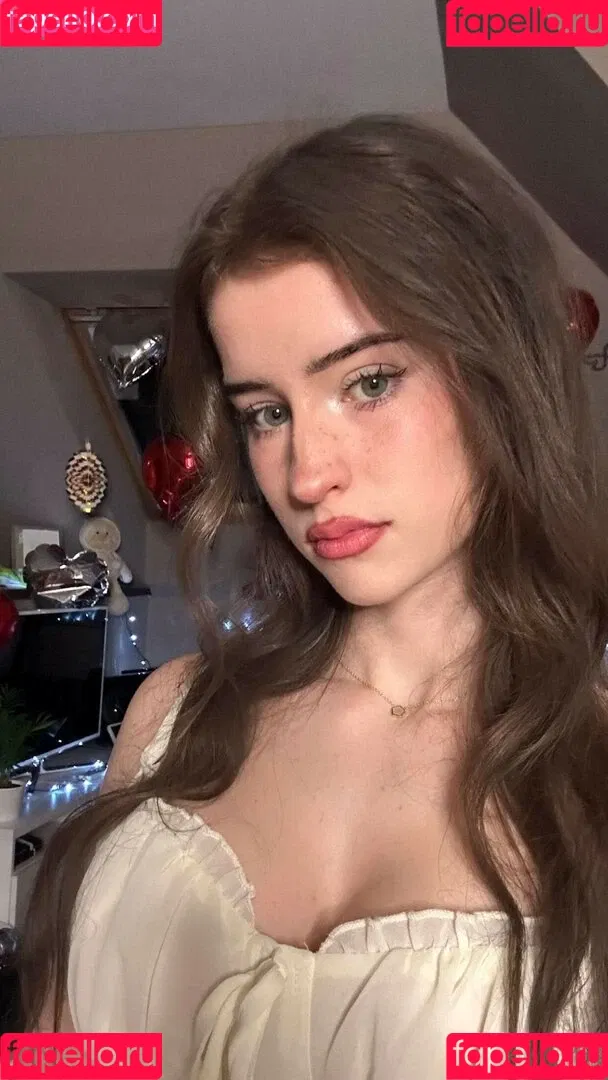 Mira.004 / model_mira Onlyfans Photo Gallery 