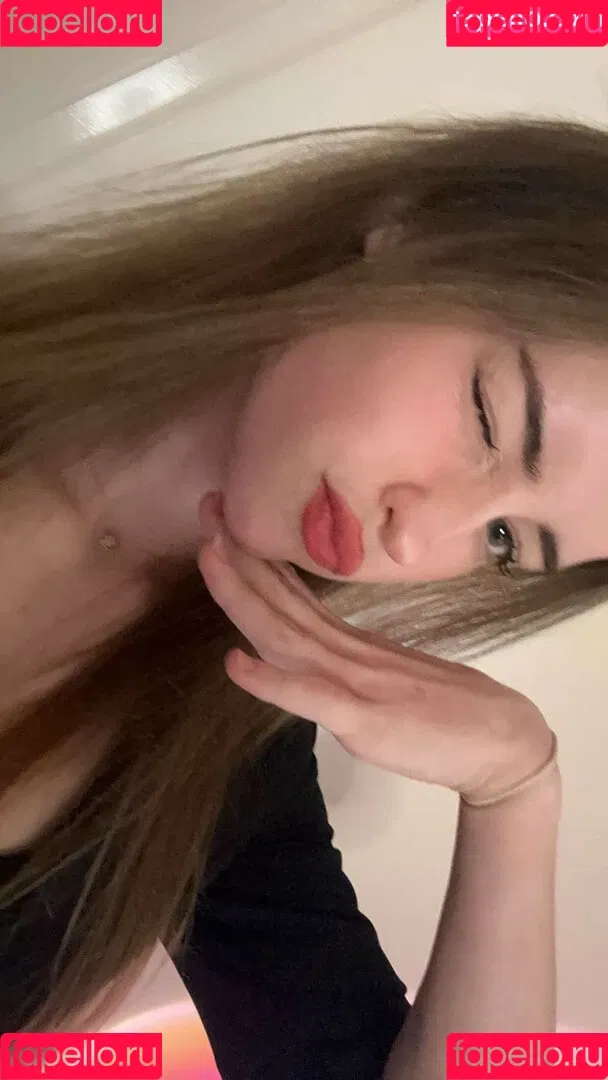 Mira.004 / model_mira Onlyfans Photo Gallery 