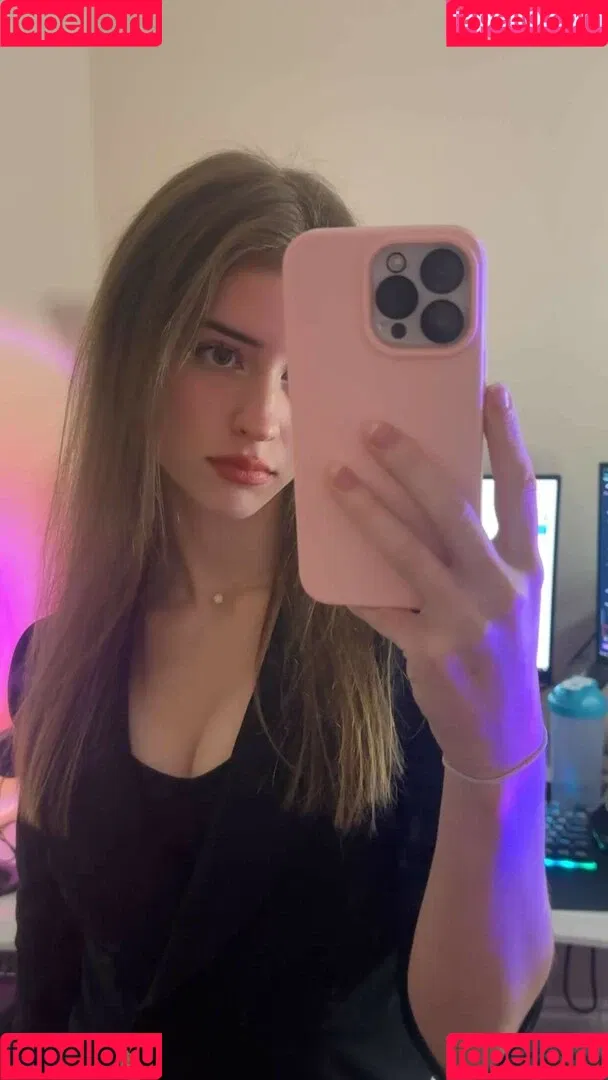 Mira.004 / model_mira Onlyfans Photo Gallery 