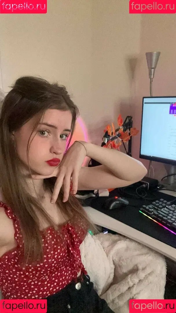 Mira.004 / model_mira Onlyfans Photo Gallery 