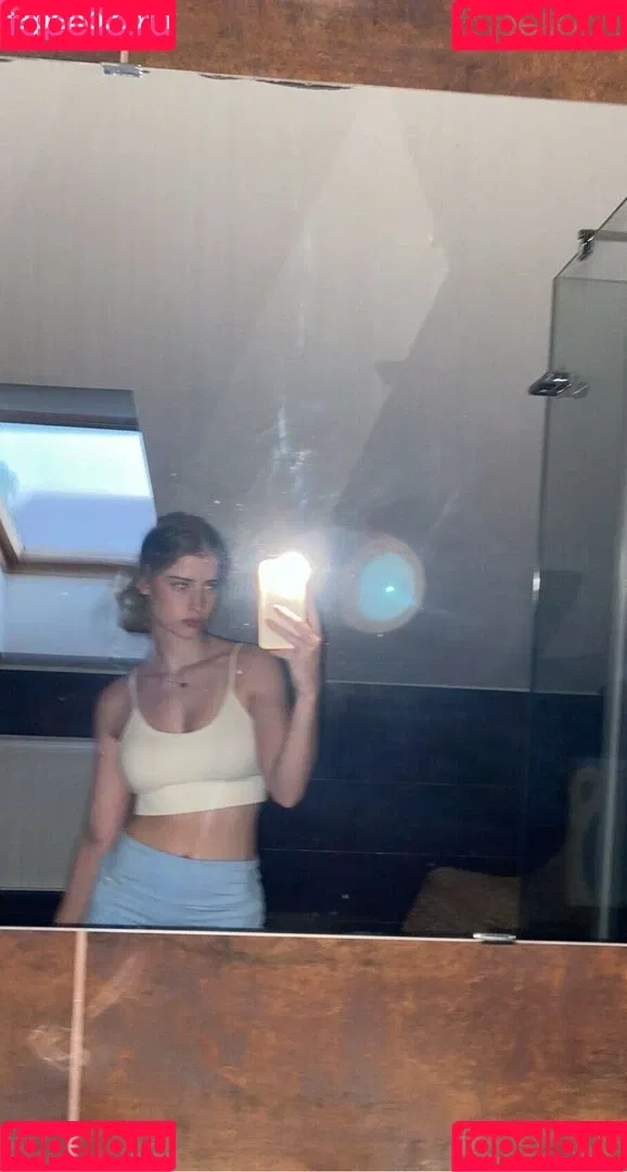 Mira.004 / model_mira Onlyfans Photo Gallery 