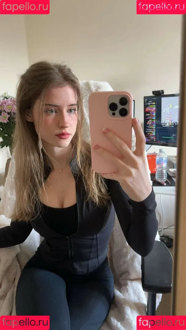 Mira.004 / model_mira Onlyfans Photo Gallery 