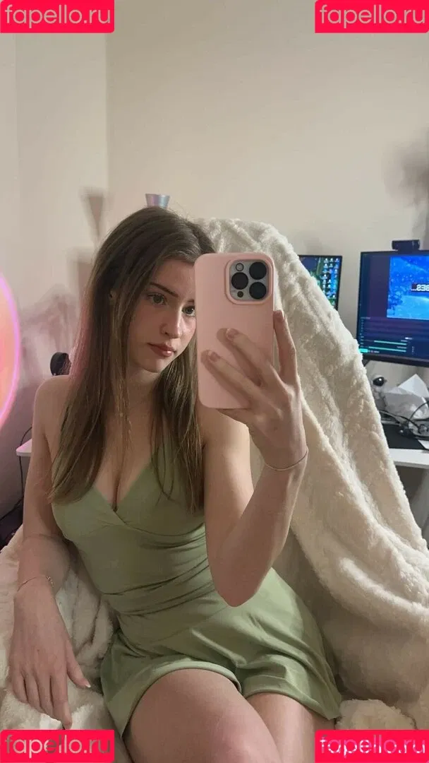 Mira.004 / model_mira Onlyfans Photo Gallery 