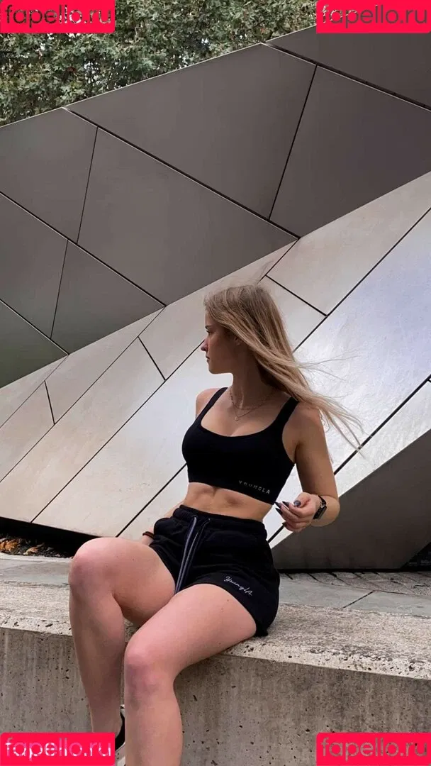 Mira.004 / model_mira Onlyfans Photo Gallery 