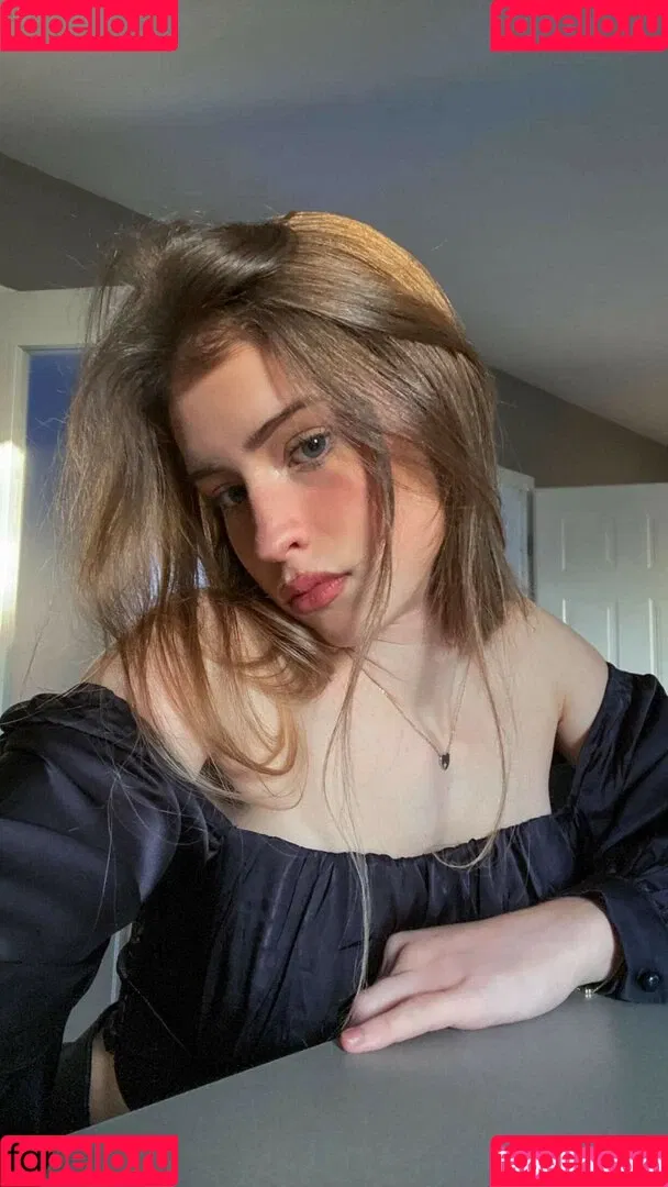 Mira.004 / model_mira Onlyfans Photo Gallery 