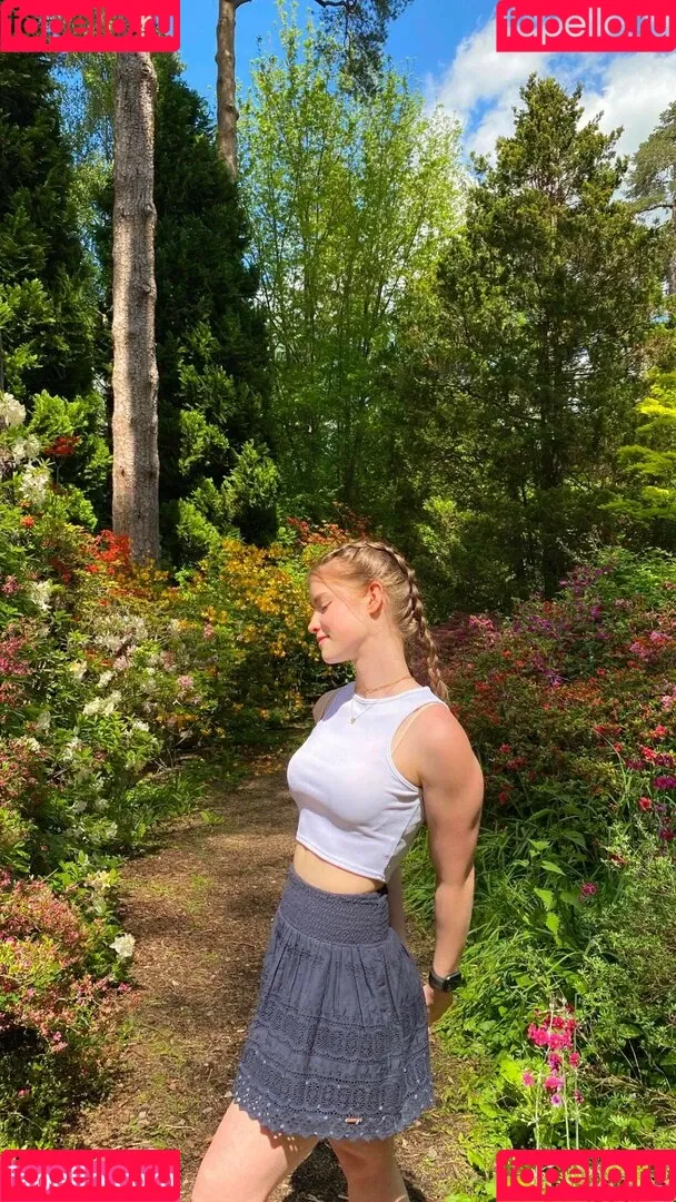 Mira.004 / model_mira Onlyfans Photo Gallery 