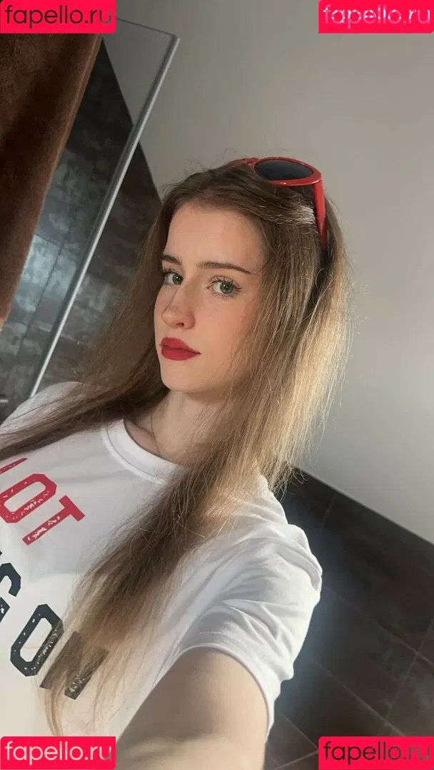 Mira.004 / model_mira Onlyfans Photo Gallery 
