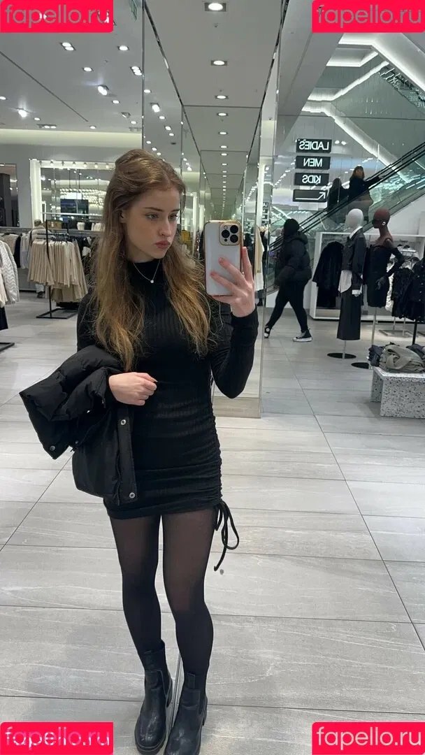 Mira.004 / model_mira Onlyfans Photo Gallery 