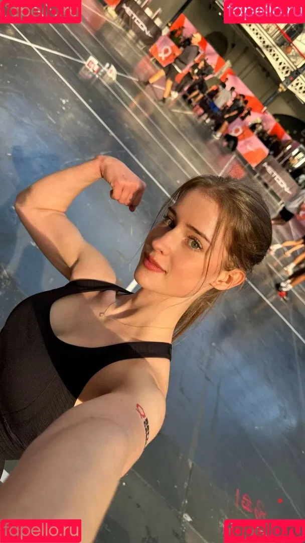 Mira.004 / model_mira Onlyfans Photo Gallery 