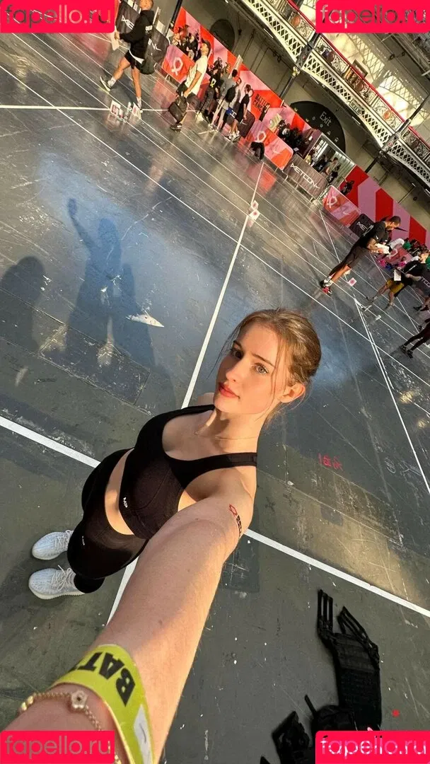 Mira.004 / model_mira Onlyfans Photo Gallery 