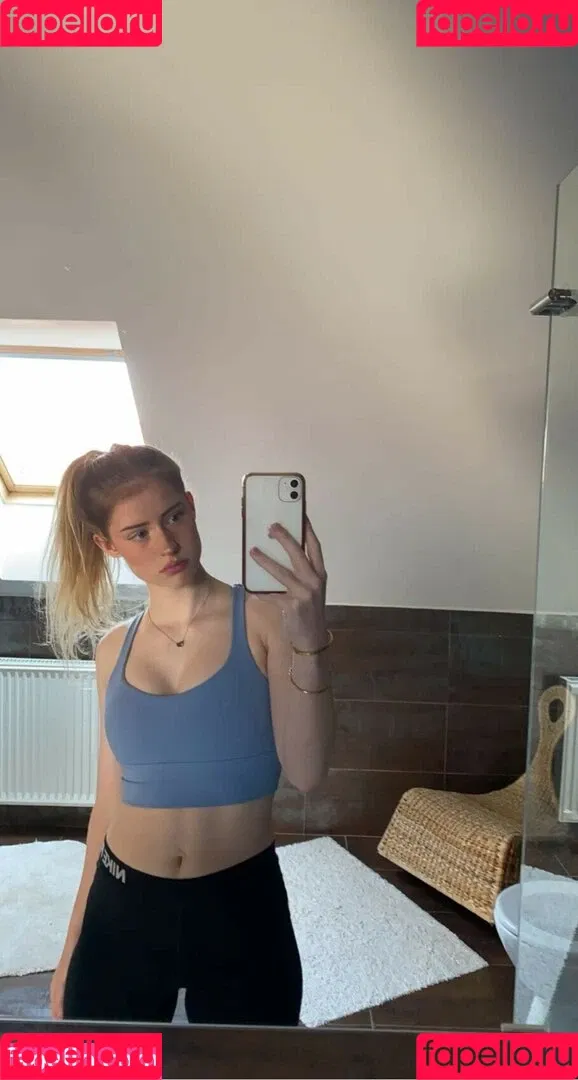 Mira.004 / model_mira Onlyfans Photo Gallery 
