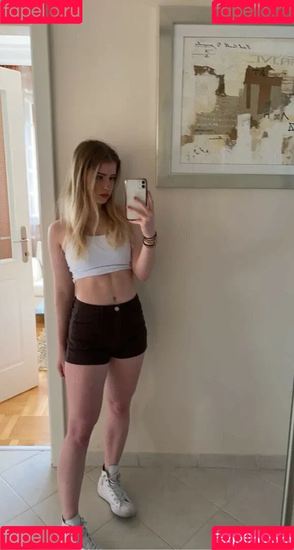 Mira.004 / model_mira Onlyfans Photo Gallery 