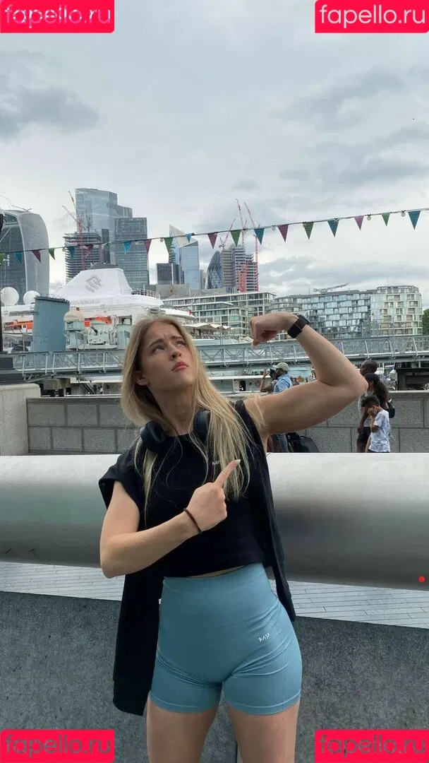 Mira.004 / model_mira Onlyfans Photo Gallery 