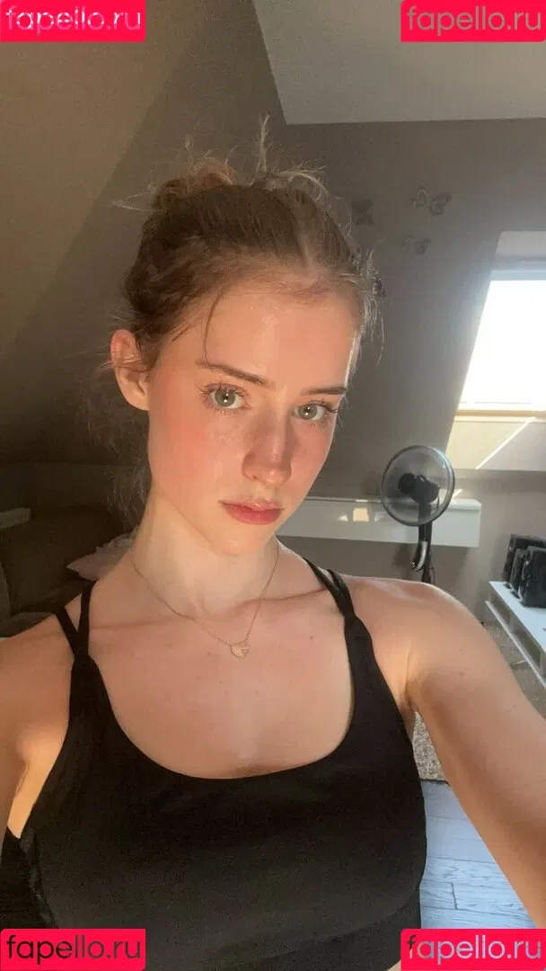 Mira.004 / model_mira Onlyfans Photo Gallery 