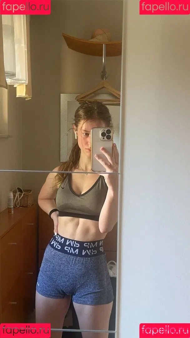 Mira.004 / model_mira Onlyfans Photo Gallery 