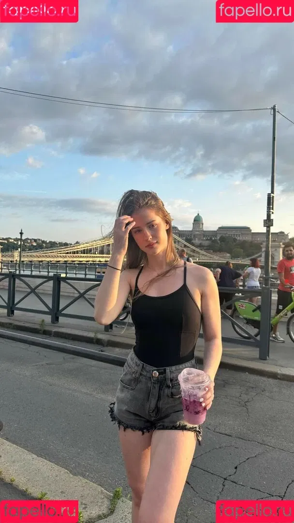 Mira.004 / model_mira Onlyfans Photo Gallery 