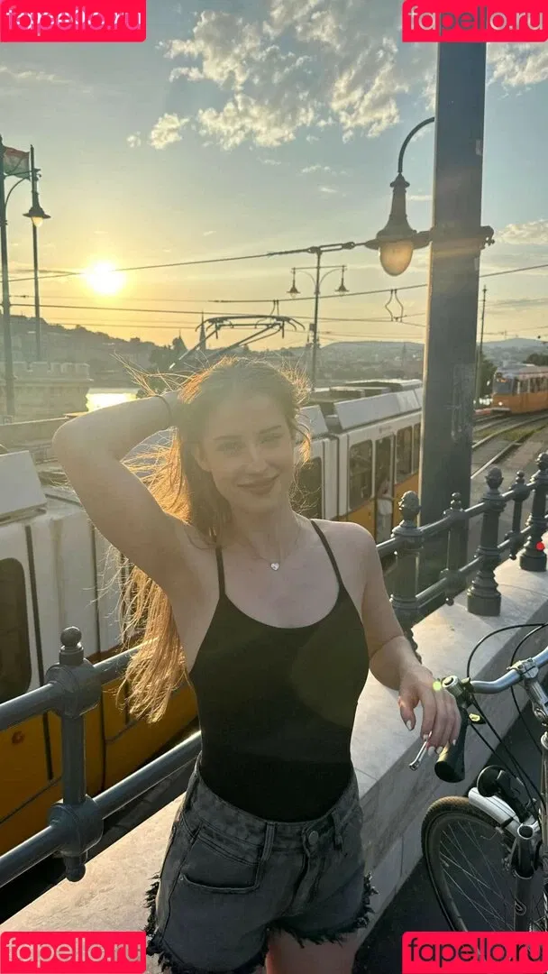 Mira.004 / model_mira Onlyfans Photo Gallery 