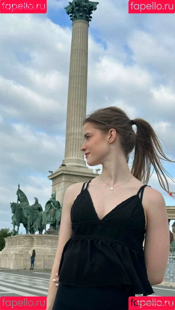 Mira.004 / model_mira Onlyfans Photo Gallery 