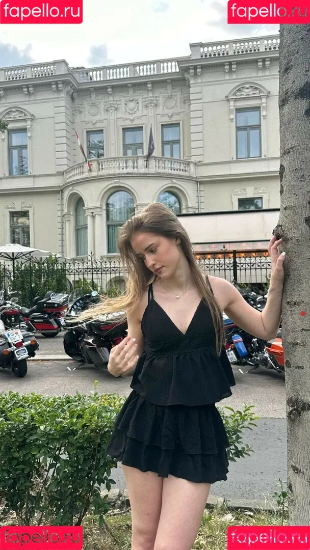 Mira.004 / model_mira Onlyfans Photo Gallery 