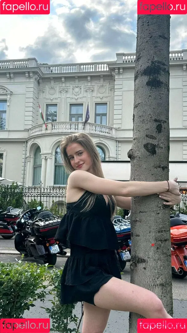 Mira.004 / model_mira Onlyfans Photo Gallery 