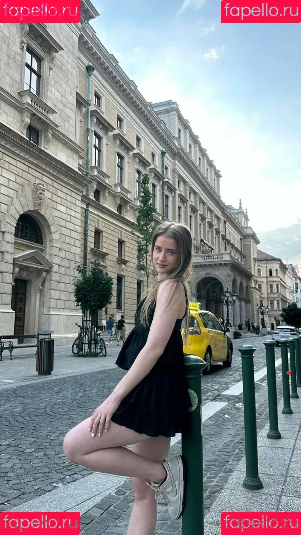 Mira.004 / model_mira Onlyfans Photo Gallery 