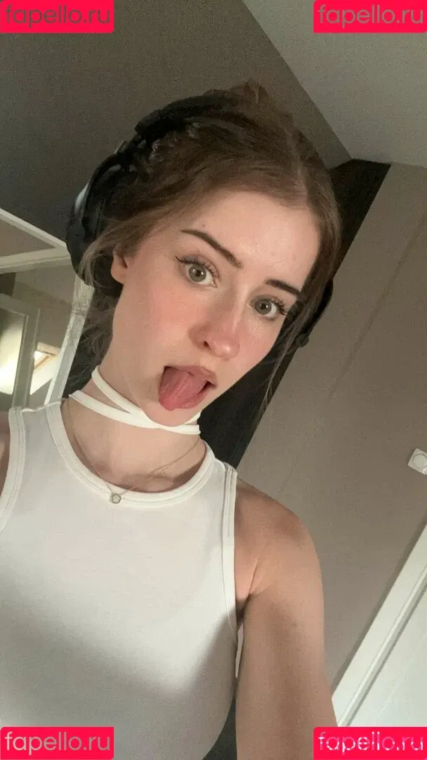 Mira.004 / model_mira Onlyfans Photo Gallery 