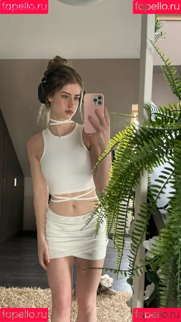 Mira.004 / model_mira Onlyfans Photo Gallery 