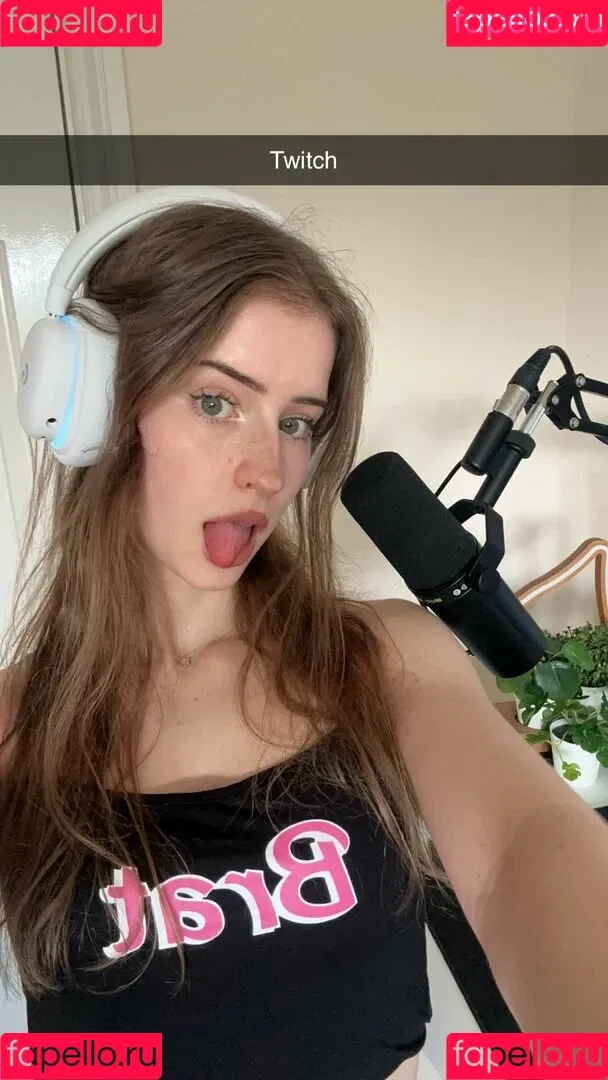 Mira.004 / model_mira Onlyfans Photo Gallery 