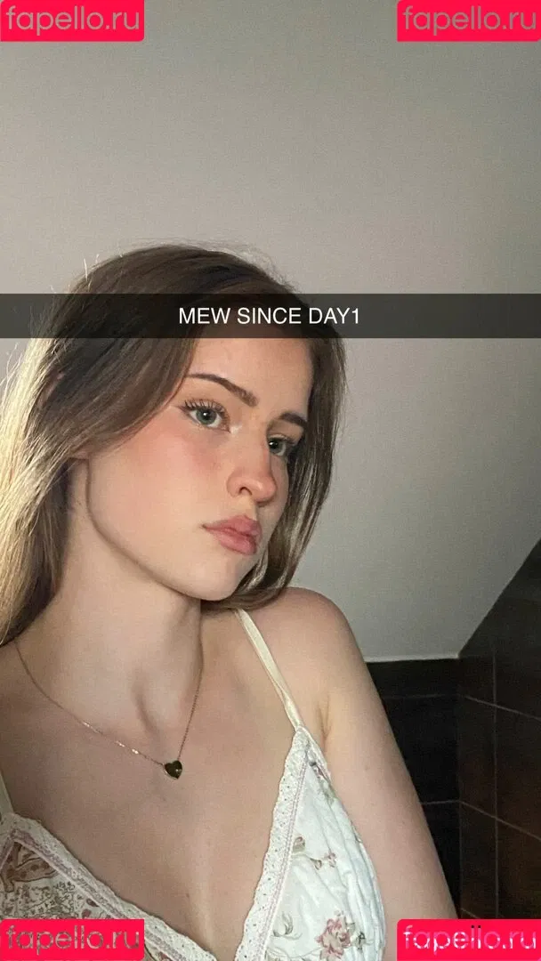 Mira.004 / model_mira Onlyfans Photo Gallery 
