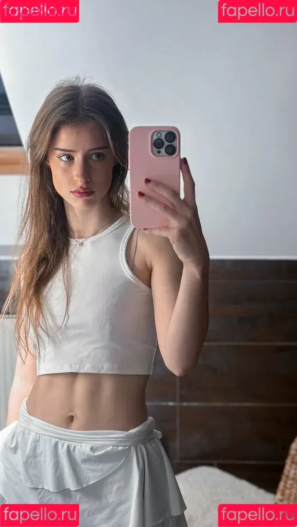 Mira.004 / model_mira Onlyfans Photo Gallery 