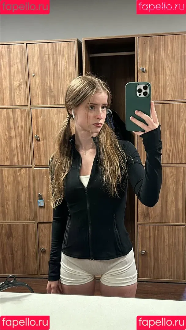 Mira.004 / model_mira Onlyfans Photo Gallery 