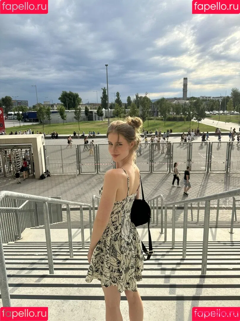 Mira.004 / model_mira Onlyfans Photo Gallery 