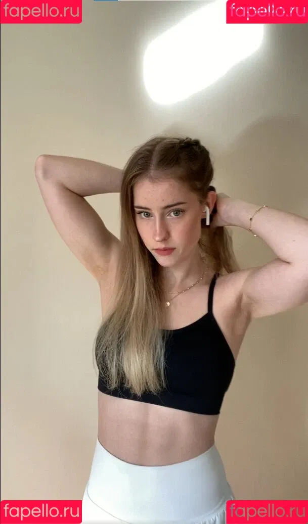 Mira.004 / model_mira Onlyfans Photo Gallery 