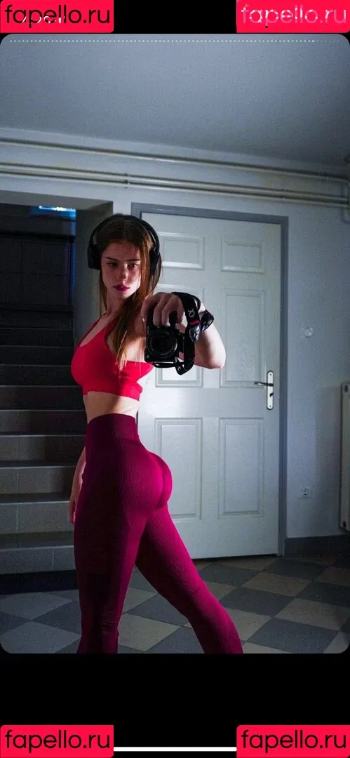 Mira.004 / model_mira Onlyfans Photo Gallery 