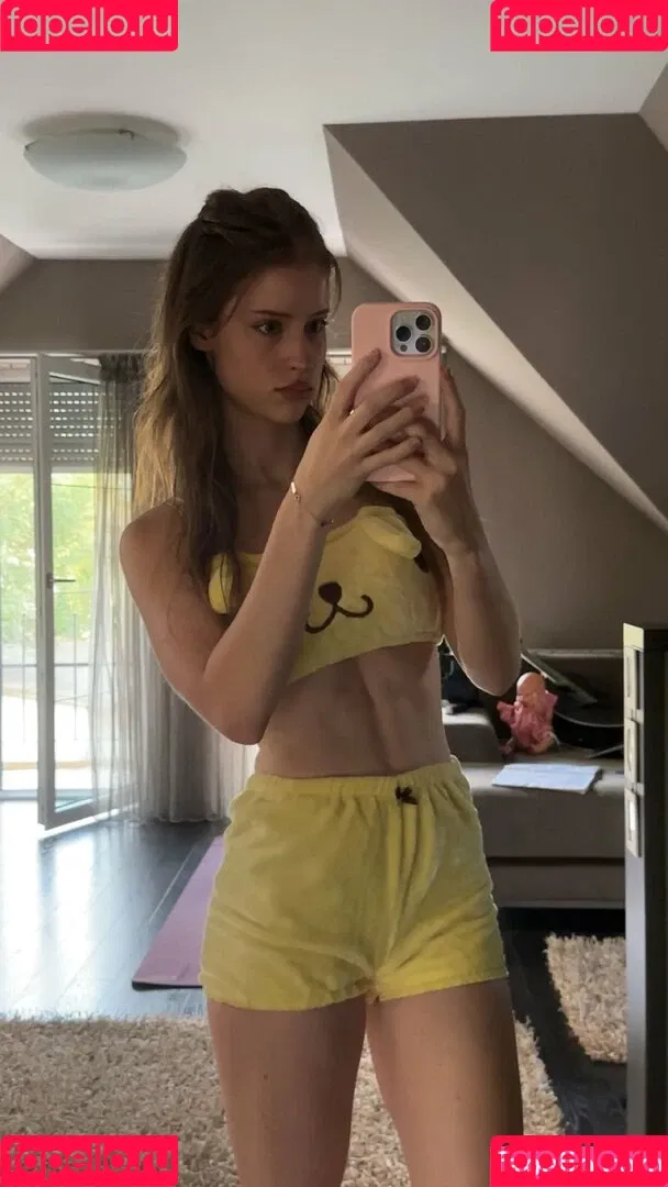 Mira.004 / model_mira Onlyfans Photo Gallery 