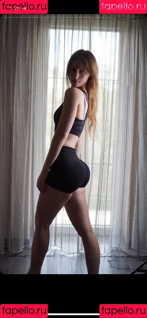 Mira.004 / model_mira Onlyfans Photo Gallery 