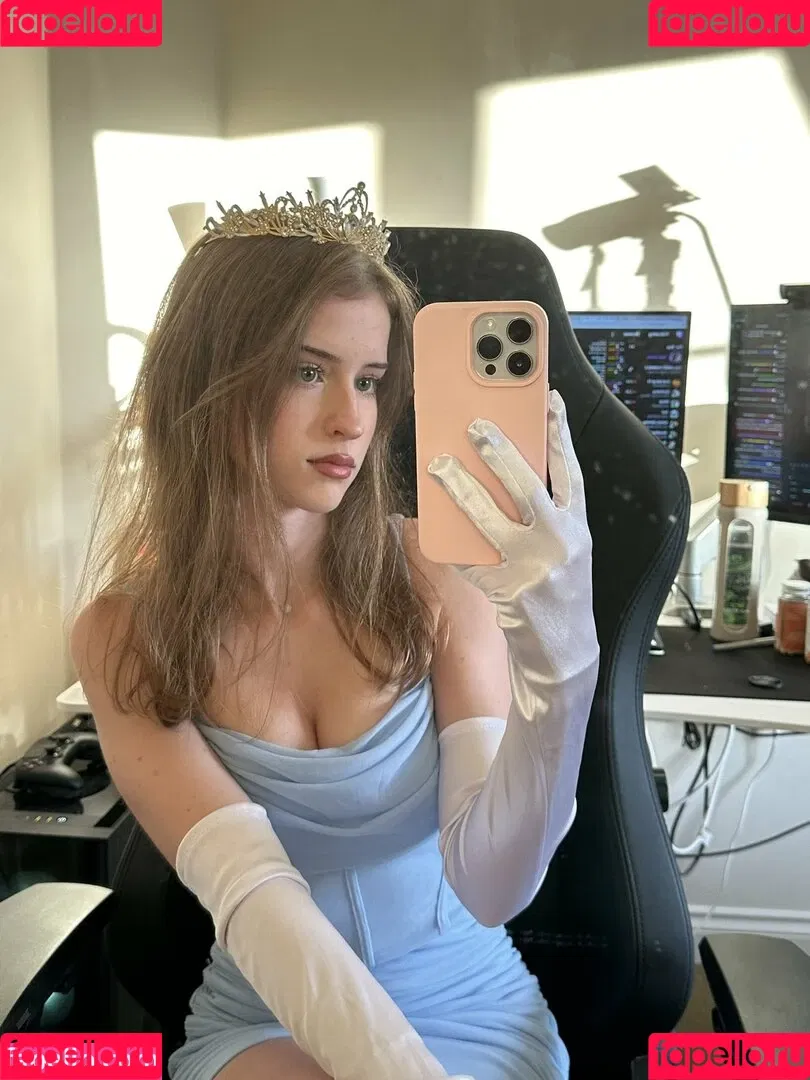 Mira.004 / model_mira Onlyfans Photo Gallery 