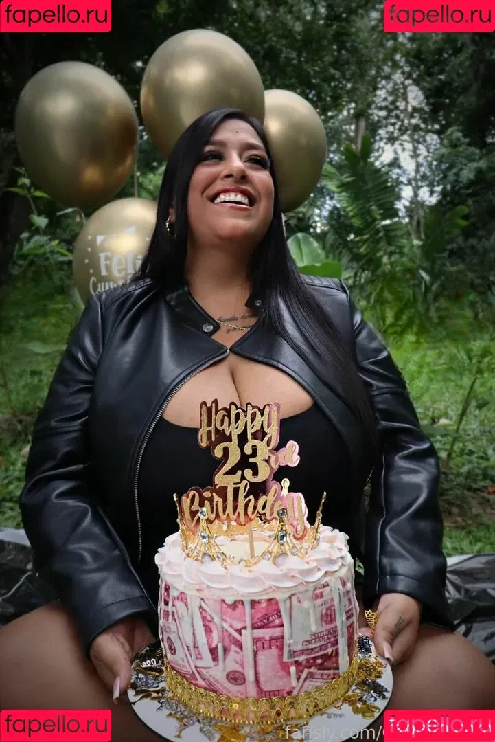 Colombian Milk Goddess / Nathy / Queenofmilk / https: / nathyb276 / queenofmilk06 Onlyfans Photo Gallery 