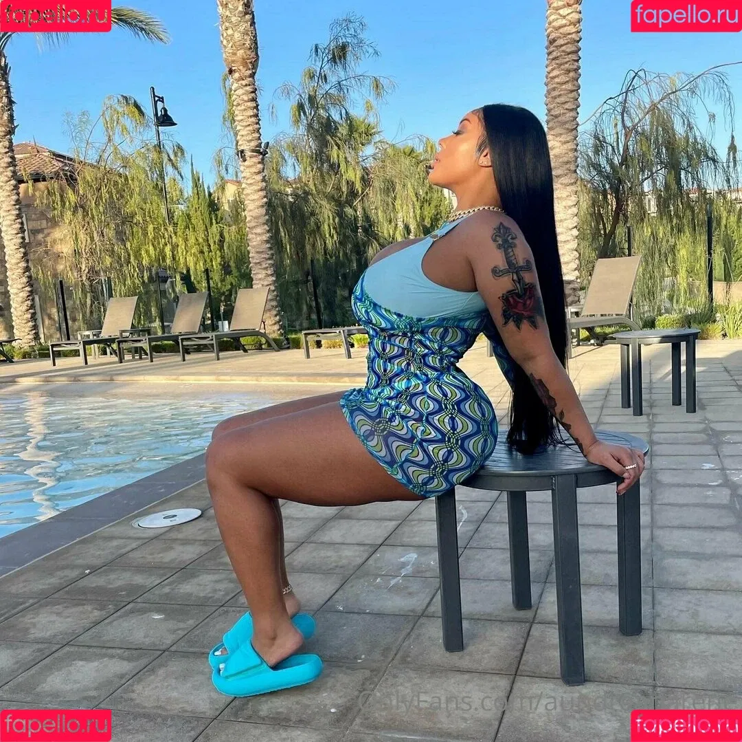 Aundreana Rene / Creole barbie / creolebarbieee / creolebarbieeee Onlyfans Photo Gallery 