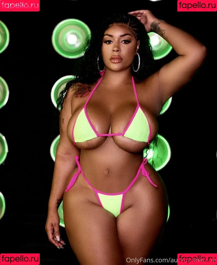 Aundreana Rene / Creole barbie / creolebarbieee / creolebarbieeee Onlyfans Photo Gallery 