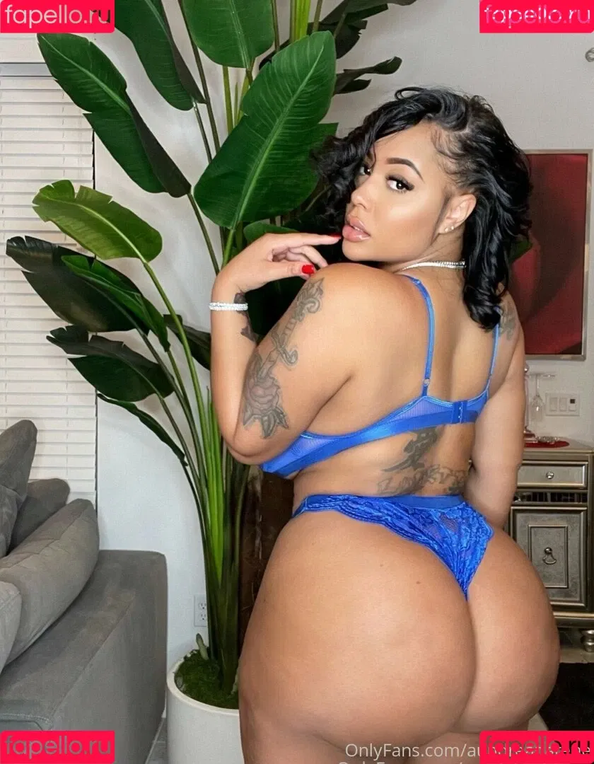Aundreana Rene / Creole barbie / creolebarbieee / creolebarbieeee Onlyfans Photo Gallery 