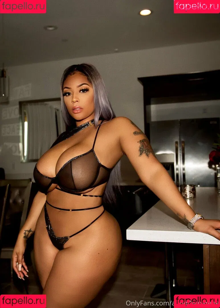 Aundreana Rene / Creole barbie / creolebarbieee / creolebarbieeee Onlyfans Photo Gallery 