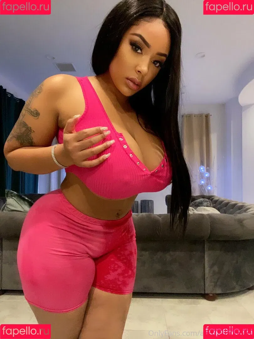 Aundreana Rene / Creole barbie / creolebarbieee / creolebarbieeee Onlyfans Photo Gallery 