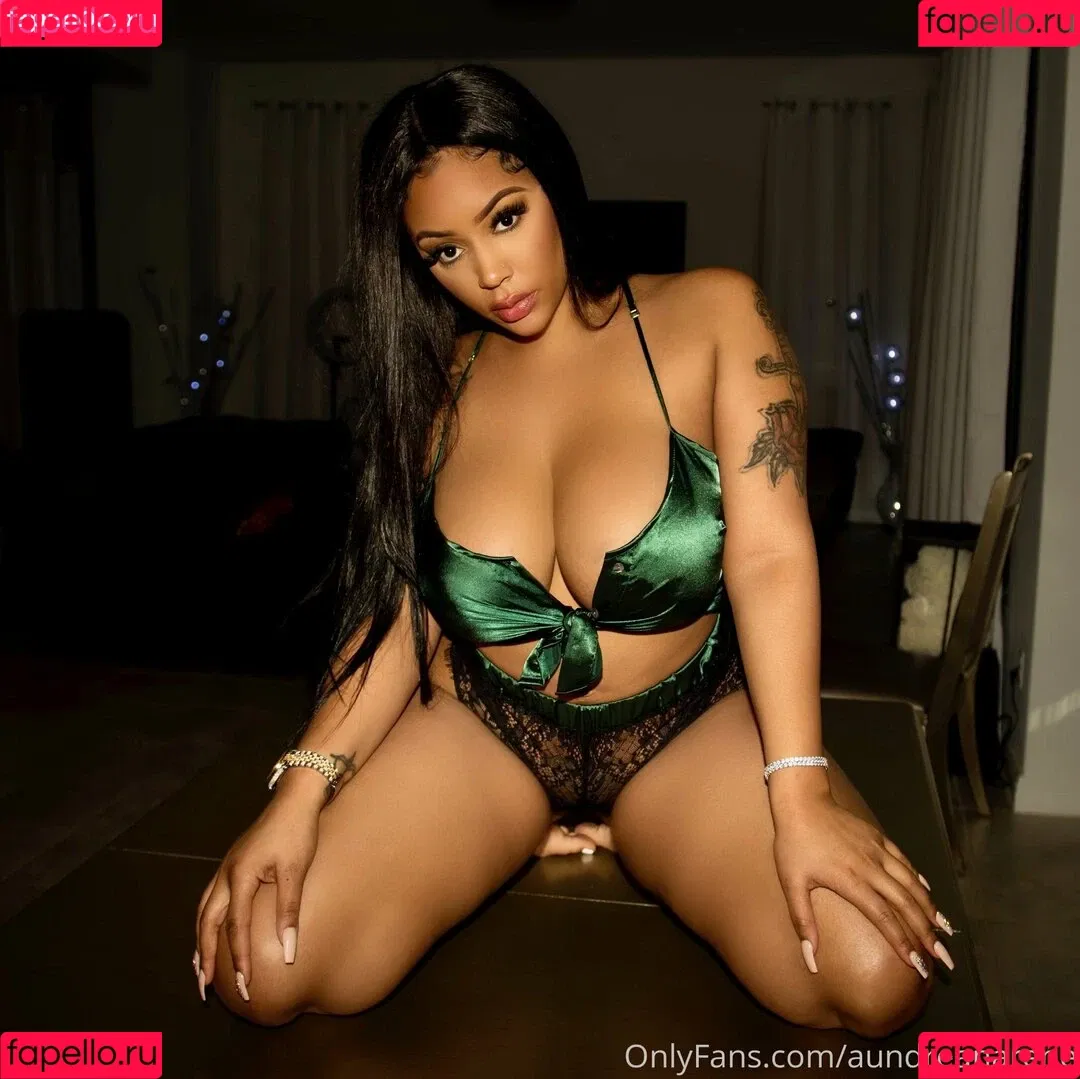 Aundreana Rene / Creole barbie / creolebarbieee / creolebarbieeee Onlyfans Photo Gallery 