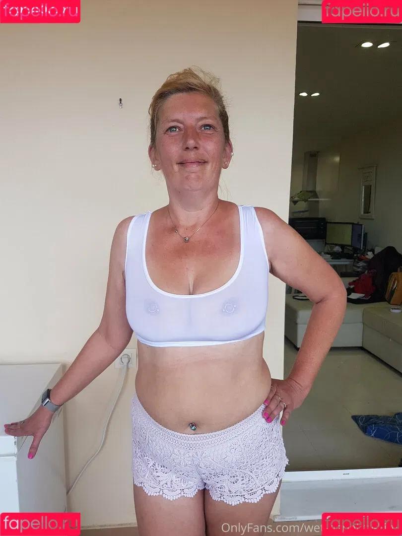 suminniebaek / wet-naughty-kitty Onlyfans Photo Gallery 
