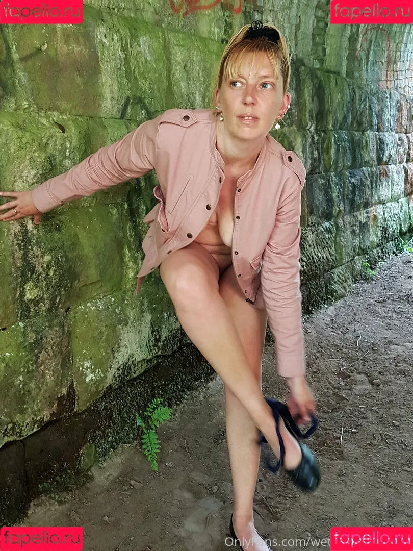 suminniebaek / wet-naughty-kitty Onlyfans Photo Gallery 