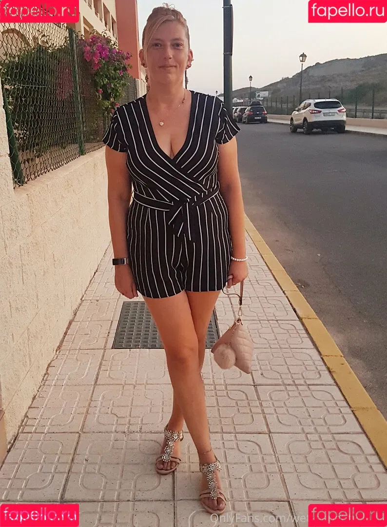 suminniebaek / wet-naughty-kitty Onlyfans Photo Gallery 