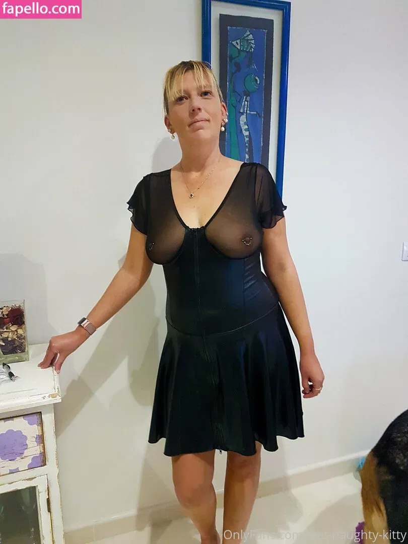 suminniebaek / wet-naughty-kitty Onlyfans Photo Gallery 