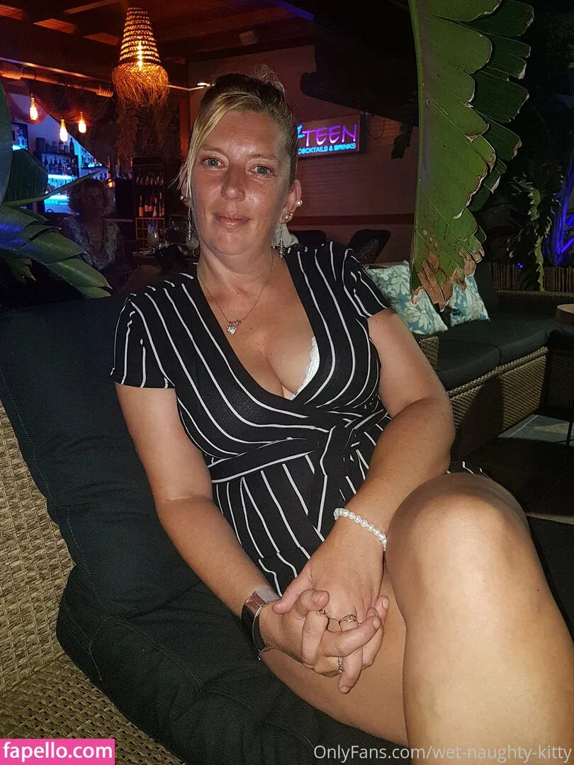 suminniebaek / wet-naughty-kitty Onlyfans Photo Gallery 