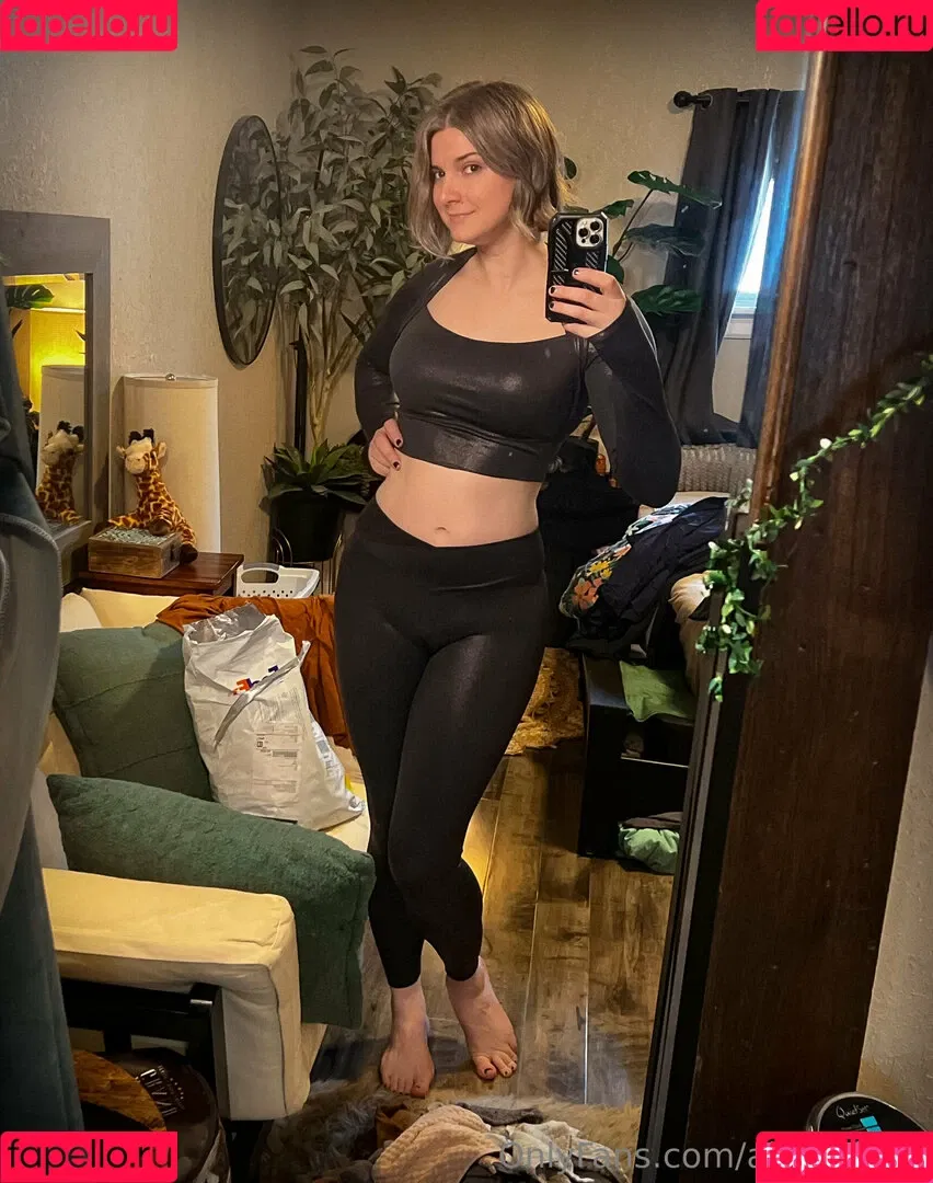 AlsoAshley / Ashley Barron / alsoashleyb / https: Onlyfans Photo Gallery 